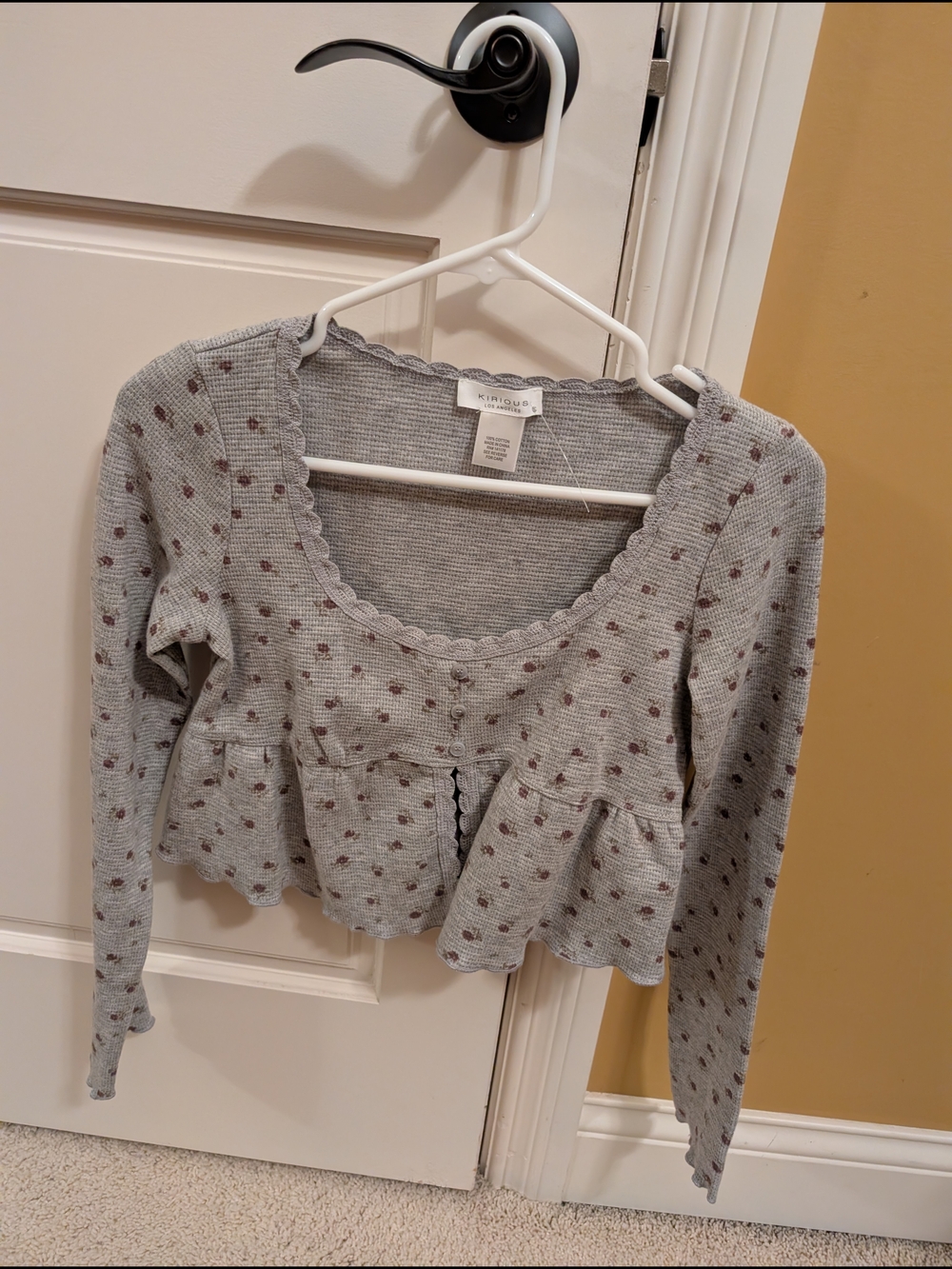 Women's Gray Floral Peplum Long-Sleeve Top Size Small
